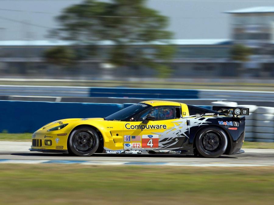  Chevrolet Corvette C6.R GT2 2010 года  (фото 14 из 16)